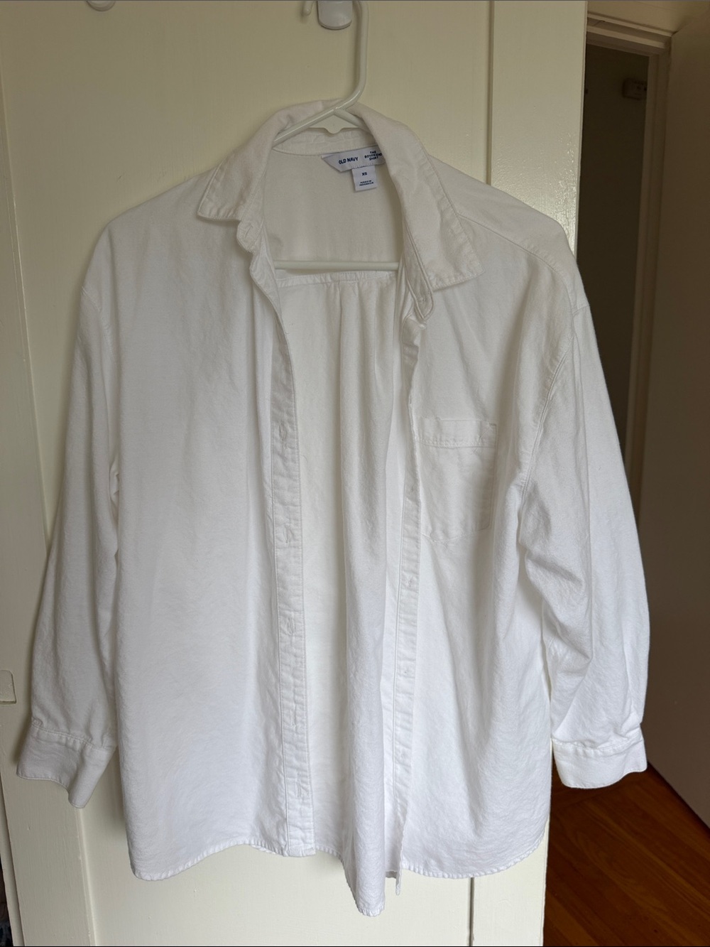 Old Navy Women’s White Casual Button-Down Shirt